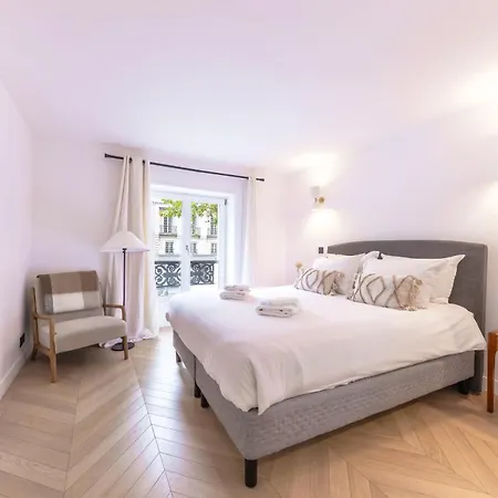 Brand New 3 Bedrooms Facing Madeleine St Honoré Appartamento Parigi