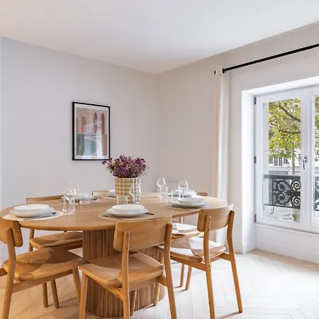 Appartamento Brand New 3 Bedrooms Facing Madeleine St Honoré Parigi