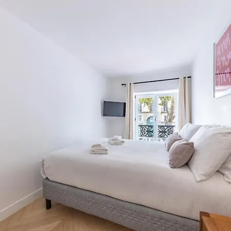 Brand New 3 Bedrooms Facing Madeleine St Honoré Appartamento *