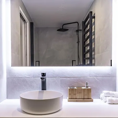 Apartment Brand New 3 Bedrooms Facing Madeleine St Honore