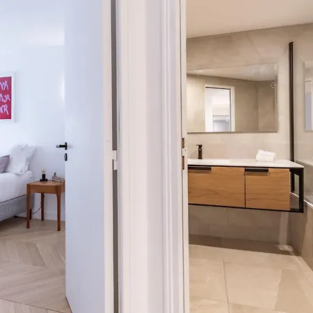 Apartment Brand New 3 Bedrooms Facing Madeleine St Honore Paris