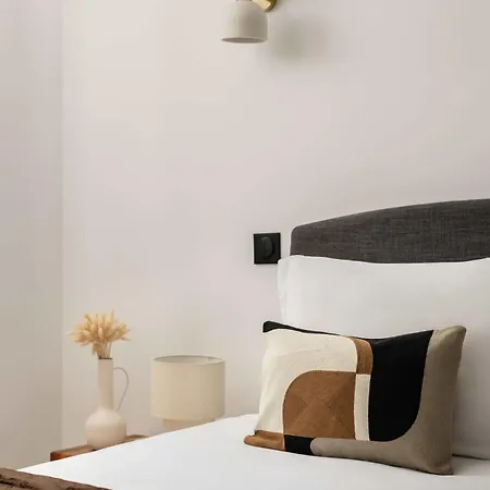 Brand New 3 Bedrooms Facing Madeleine St Honore Apartment *