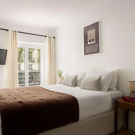 Brand New 3 Bedrooms Facing Madeleine St Honore * Paris
