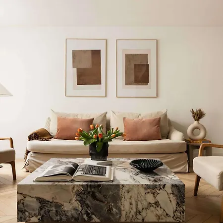 Brand New 3 Bedrooms Facing Madeleine St Honoré Appartamento Parigi
